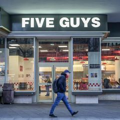 Five-Guys-Filiale in Berlin-Charlottenburg: Die Burgerkette will ihre Präsenz in großen Städten ausbauen