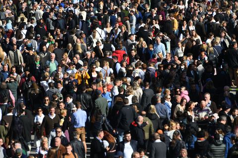 Die Bevölkerung in Bayern wird wachsen - am meisten in Schwaben. (Symbolbild) Foto: Felix Hörhager/dpa