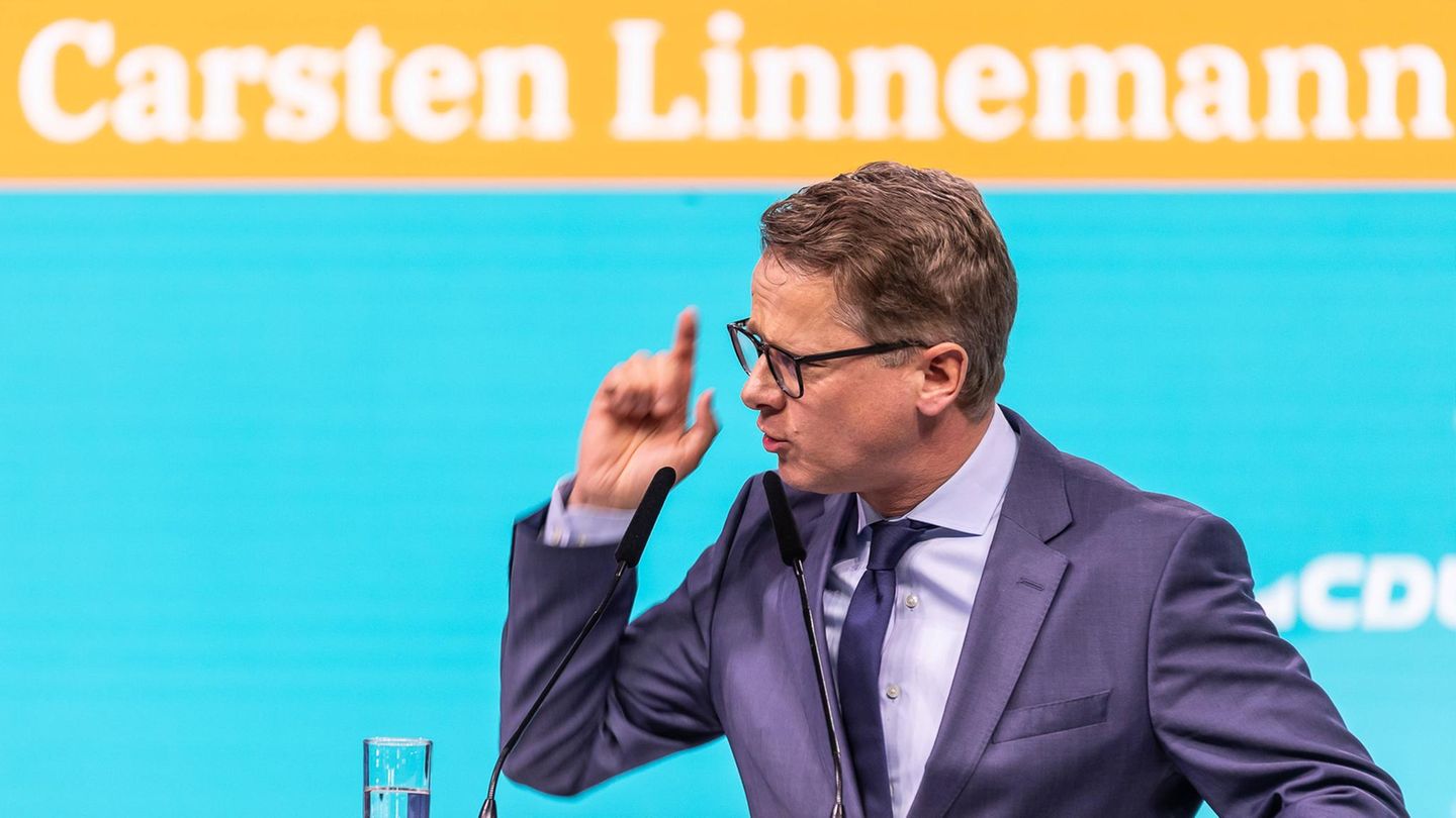 Carsten Linnemann hinter dem Rednerpult