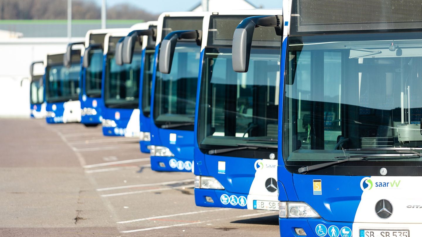 Im Tarifkonflikt öffentlicher Nahverkehr hat es im Saarland einen Durchbruch gegeben (Archivbild) Foto: Laszlo Pinter/dpa