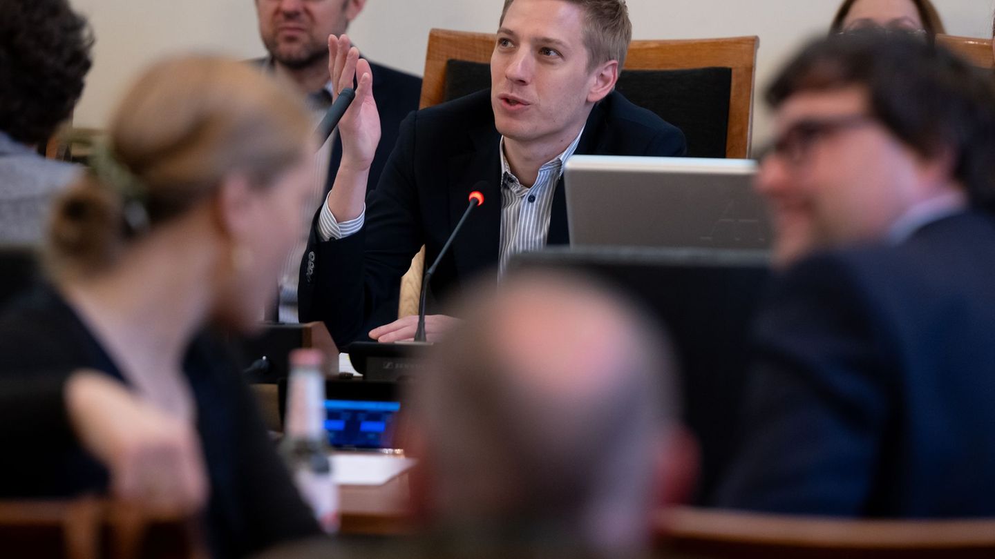 Dominik Krause, designierter Oberbürgermeister der Stadt München, startet eine neue Runde der Sondierungsgespräche. (Archivbild)