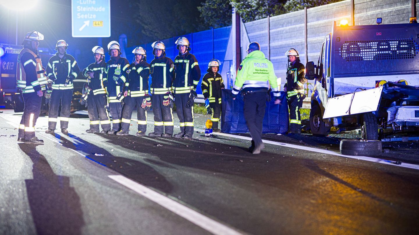 Trotz sofortiger Rettungsmaßnahmen starb der Mann noch an der Unfallstelle. Foto: Moritz Frankenberg/dpa