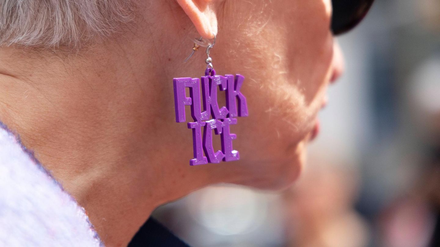 Umstrittene US-Behörde: Trump unterstützt skurrile Umbenennung: Aus ICE soll NICE werden