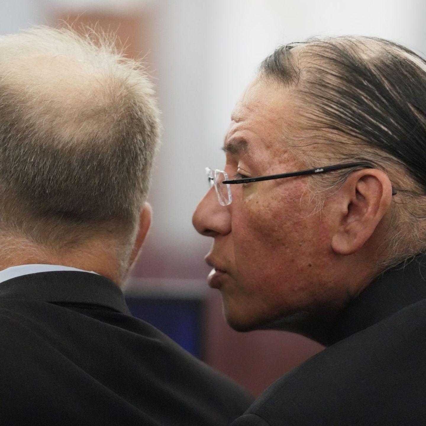 Das Gericht hat eine lange Haftstrafe gegen Nathan Chasing Horse verhängt. (Archivfoto) Foto: Ty ONeil/AP/dpa