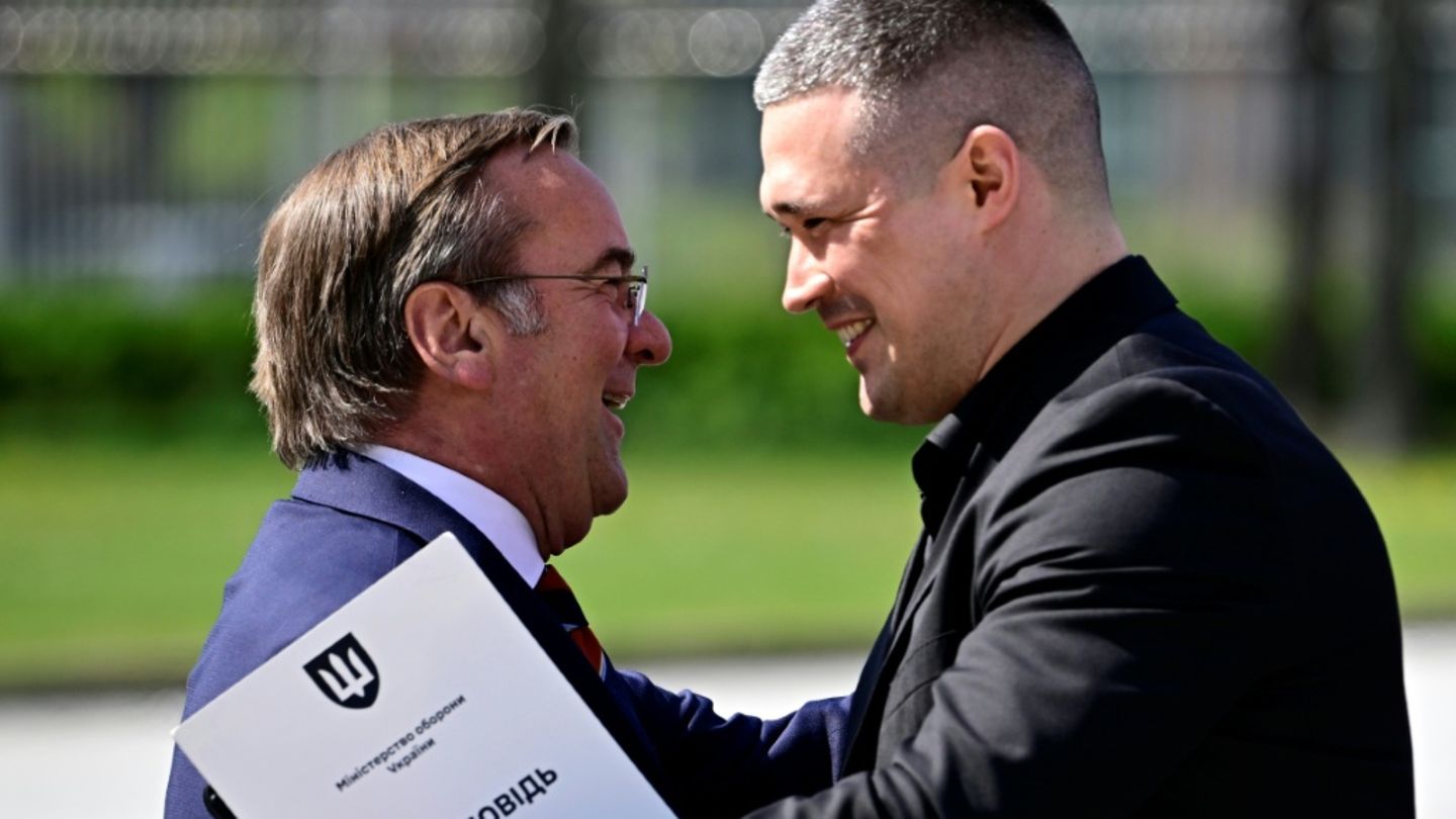 Verteidigungsminister Pistorius (l.) und Fedorow