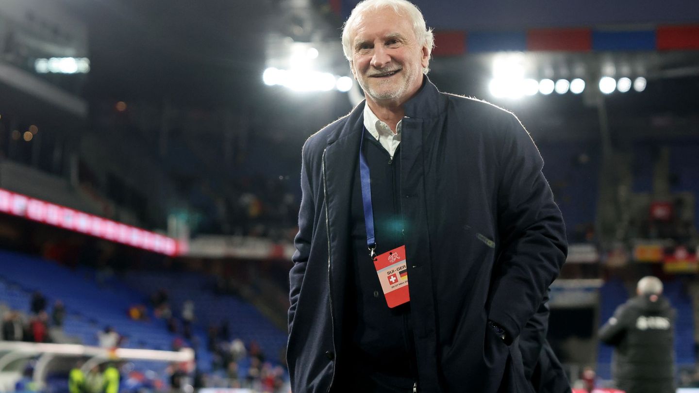 Fußball: Für wen Rudi Völler auf sein Stadionticket verzichten würde
