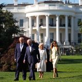 König Charles III., seine Frau Camilla, Donald Trump und Melania Trump spazieren vor dem Weißen Haus