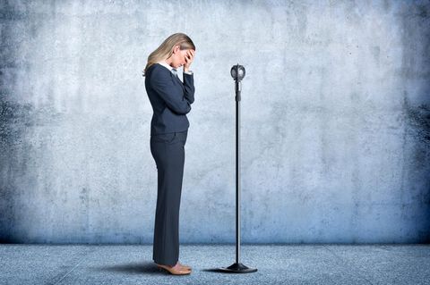 Vor Publikum wirkt Nervosität oft überwältigend – doch die Illusion der Transparenz lässt uns ihre Sichtbarkeit stark überschätzen