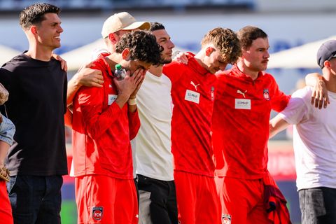 Heidenheims Eren Dinkçi reagierte nach dem Spiel gegen den FC St. Pauli emotional. Foto: Tom Weller/dpa