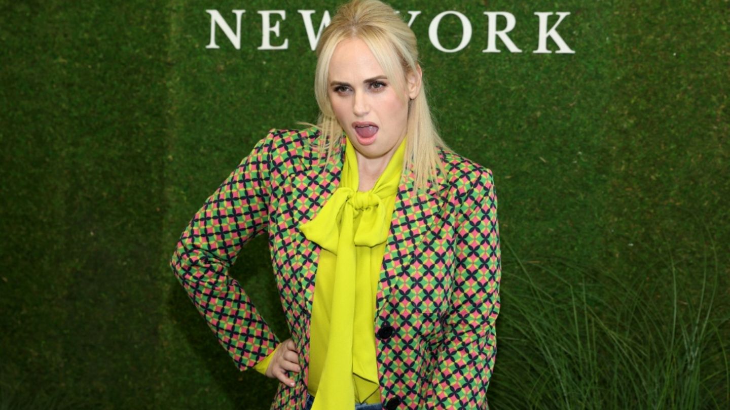 Rebel Wilson wegen Verleumdung ihrer Darstellerin bei Regie-Debüt vor Gericht