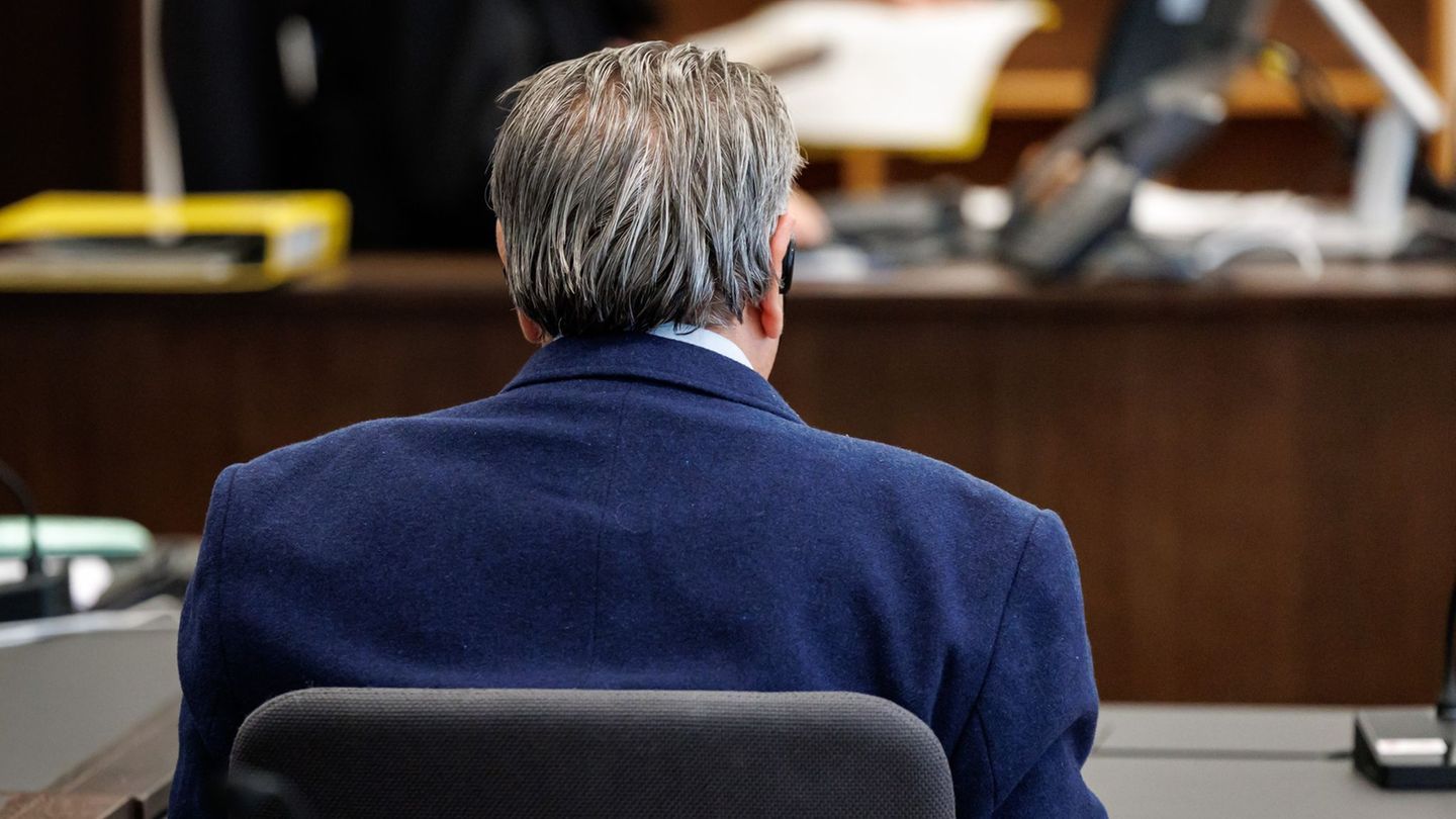 Die Staatsanwaltschaft wirft dem 55-Jährigen vor, mit einem Kopfnicken das Startsignal für die Tat gegeben zu haben. Foto: Danie