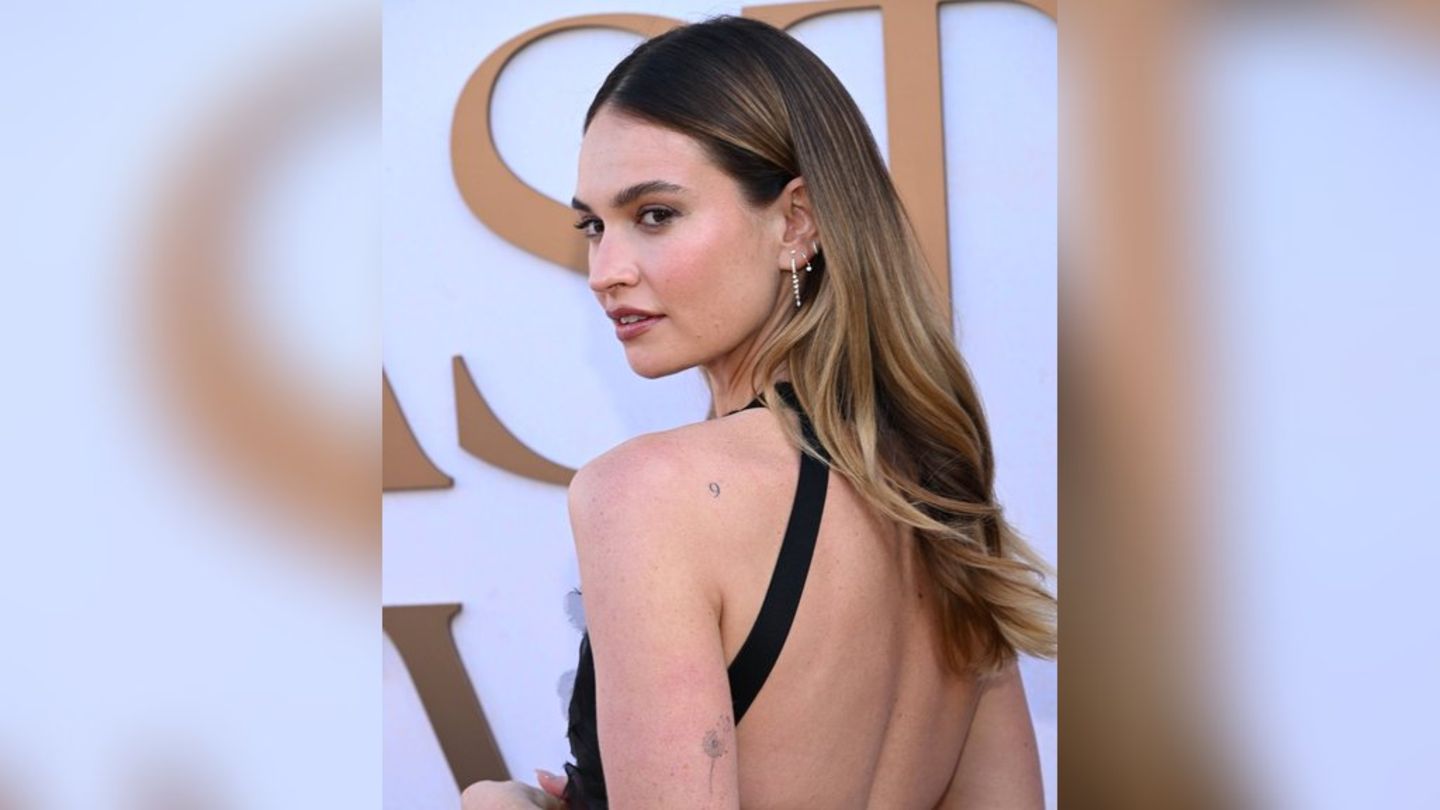 Lily James trägt kleine Tattoos, wie jetzt in Hollywood zu sehen war.