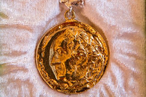 Die Goethe-Medaille geht in diesem Jahr an den Komponisten Arvo Pärt, die Übersetzerin Anita Raja und den Theaterregisseur Prodr