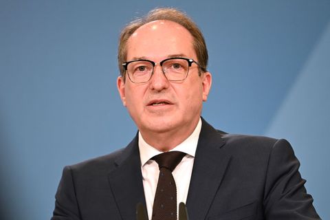 Dobrindt zufolge sollen die flexiblen Kontrollen auf dem Rastplatz Markusberg zeitnah starten. (Archivbild) Foto: Markus Lenhard