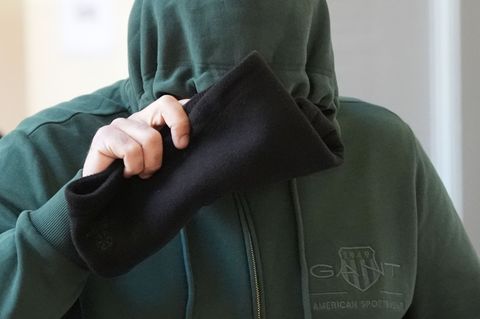 Es ist bereits der zweite Prozesstag, an dem der Zeuge befragt wird. Foto: Marcus Brandt/dpa