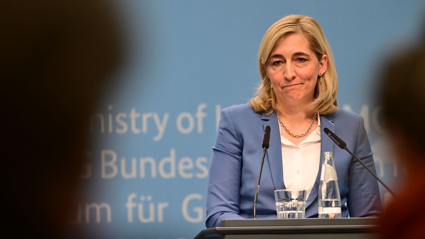 Das Sparpaket für die Krankenversicherung soll am Mittwoch vom Kabinett auf den Weg gebracht werden. (Archivbild) Foto: Sebastia