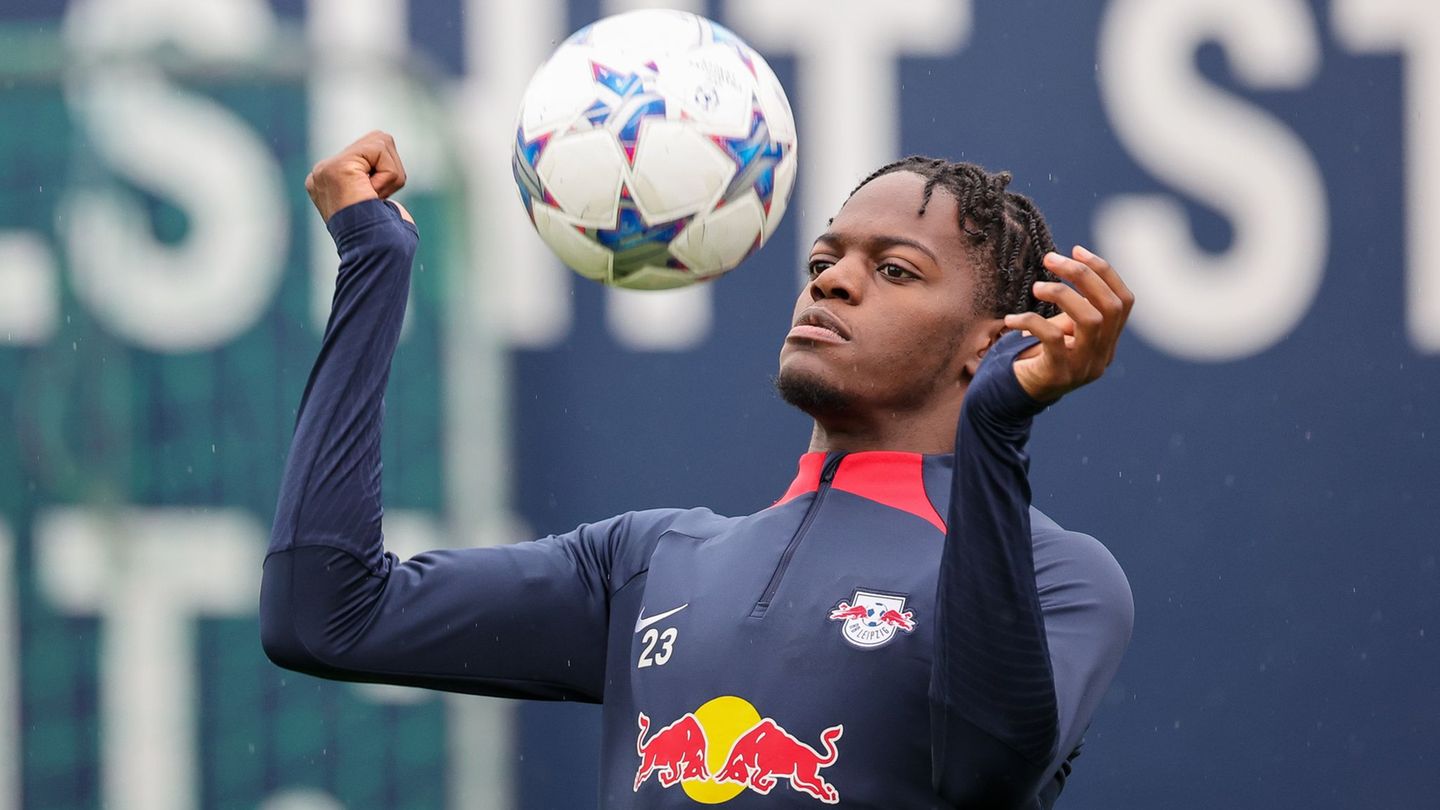 Fußball-Bundesliga: Leipzigs Lukeba wieder im Training - Raum individuell