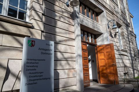 Der Angeklagte stand unter dem Einfluss von Cannabis. (Symbolbild) Foto: Bernd Thissen/dpa