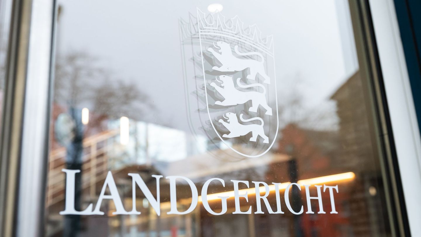 Ein 37-Jähriger steht wegen Kindesmissbrauchs vor Gericht. (Symbolbild) Foto: Silas Stein/dpa