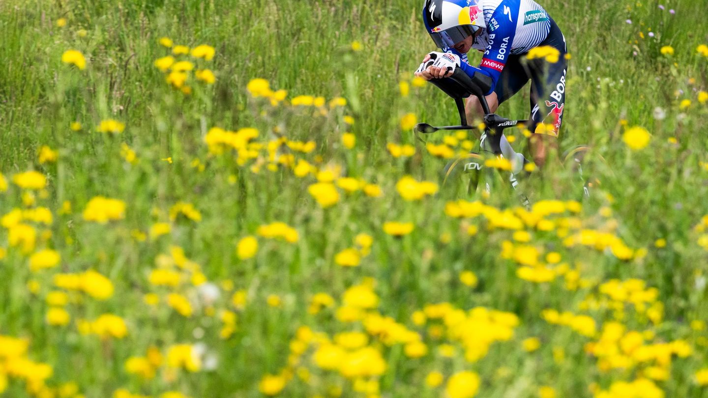 "Florian Lipowitz vs. Tadej Pogačar: Strong Start at Tour de Romandie – Can He Challenge the Superstar?"