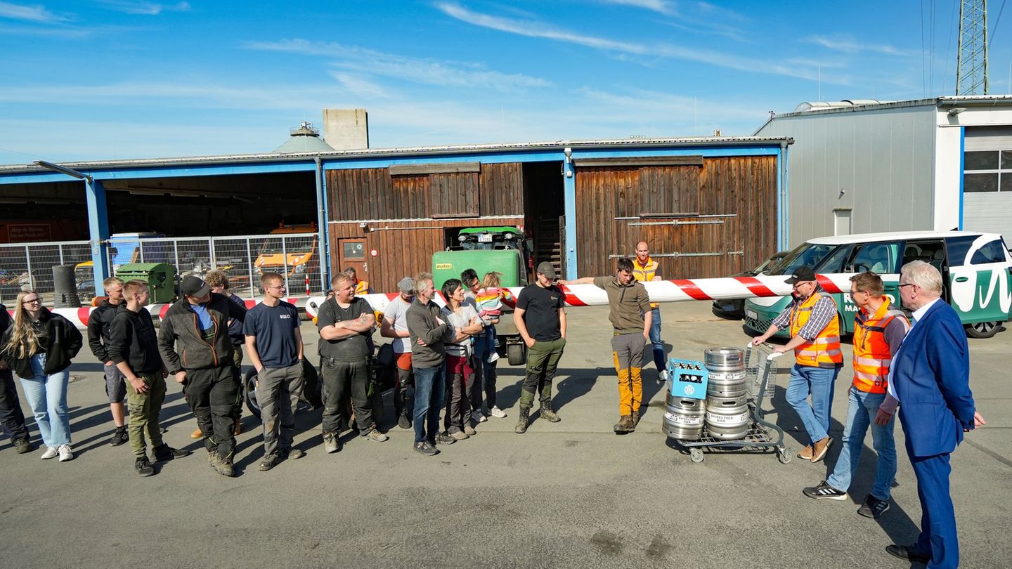 Diebstahl auf dem Bauhof: Bayreuther OB zahlt Bier und Spanferkel für Maibaum-Diebe