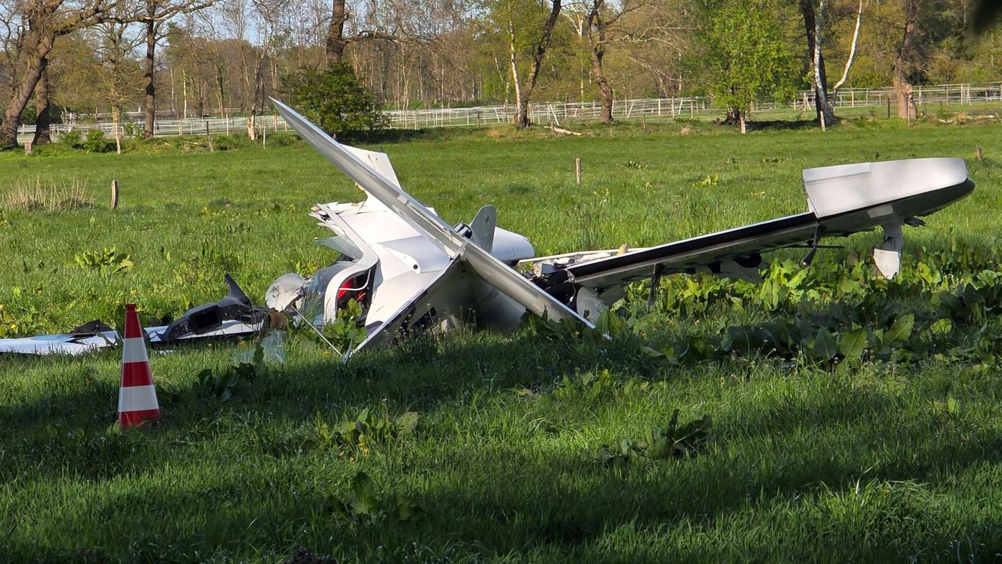Flugplatz in Hatten: Pilot stirbt beim Absturz von Kleinflugzeug bei Oldenburg