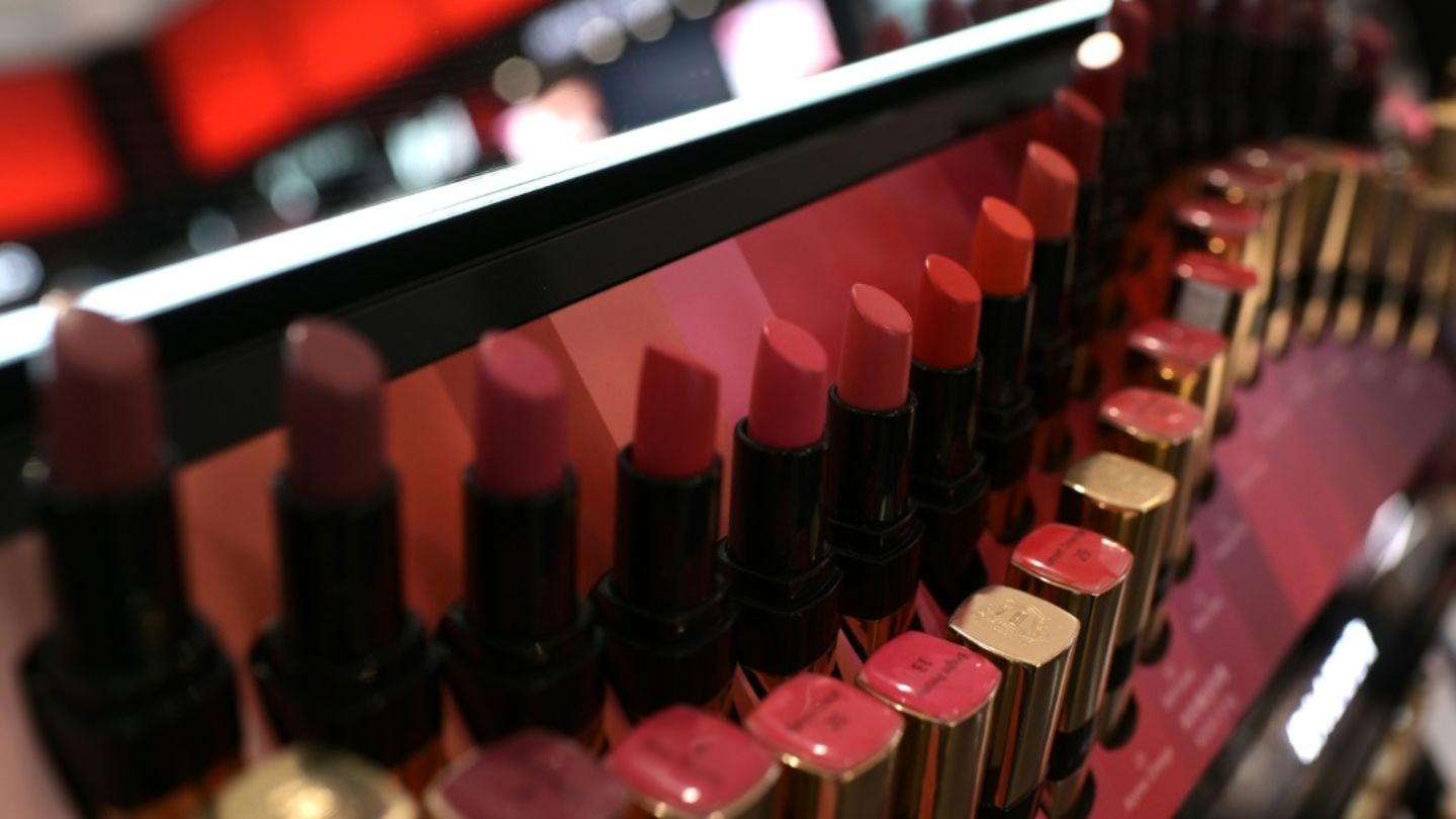 Kosmetikartikel in einem Geschäft