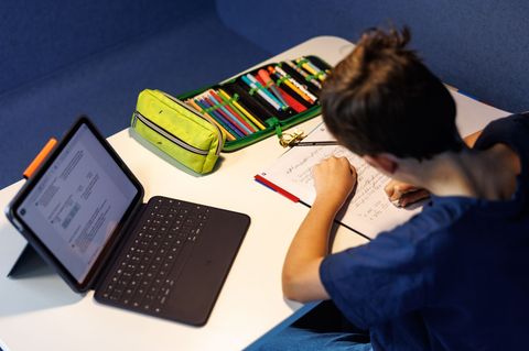 Seit dem Schuljahr 2025/2026 werden alle schriftlichen und mündlichen Hausaufgabenüberprüfungen bereits bei der Erteilung der Ha