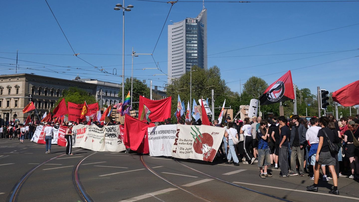 Der DGB in Sachsen ruft wieder zu Aktionen am 1. Mai auf. (Archivbild) Foto: Sebastian Willnow/dpa