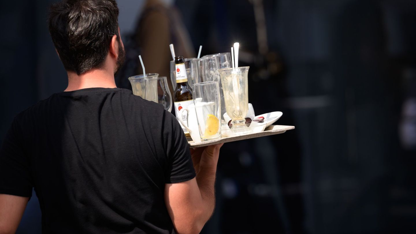 Die Arbeitskosten sind in Deutschland im EU-Vergleich hoch (Archivbild) Foto: Jonas Walzberg/dpa