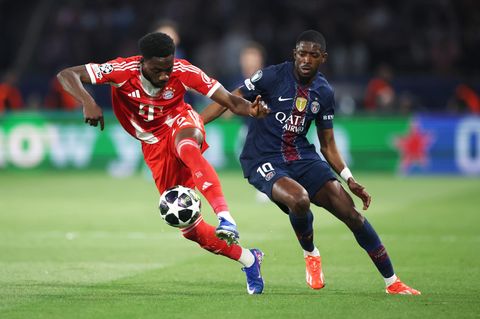 Der FC Bayern kassierte einen Handelfmeter, weil Ousmane Dembele Gegenspieler Aklphonso Davies angeschossen hatte