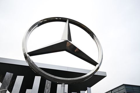 Mercedes-Benz: Verträge zum Verkauf der Leasingtochter Athlon unterzeichnet. (Archivbild) Foto: Bernd Weißbrod/dpa