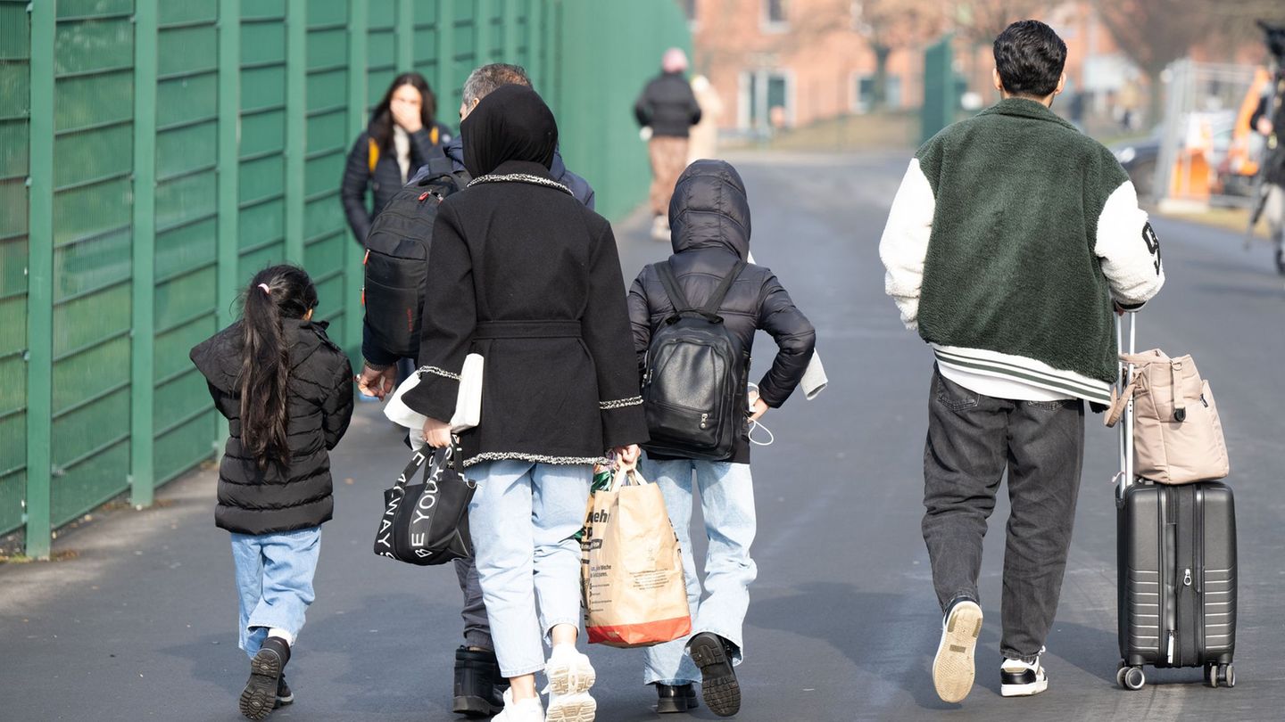 Migration: Weniger Geflüchtete und weniger Abschiebungen in Sachsen