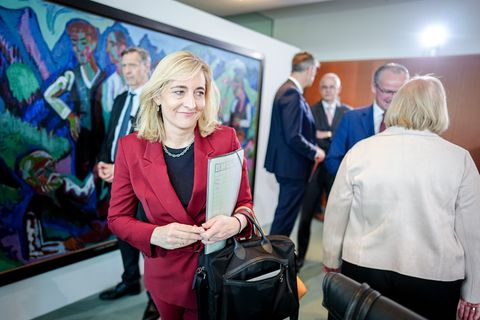 Ministerin Nina Warken (CDU) plant Milliarden-Einsparungen bei Gesundheitsausgaben. Foto: Kay Nietfeld/dpa