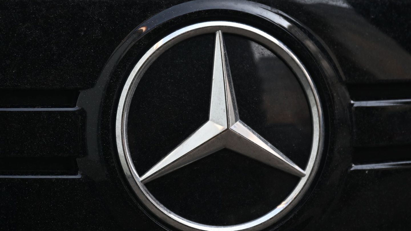 Mercedes-Benz: Gewinn im ersten Quartal gesunken. (Archivbild) Foto: Bernd Weißbrod/dpa