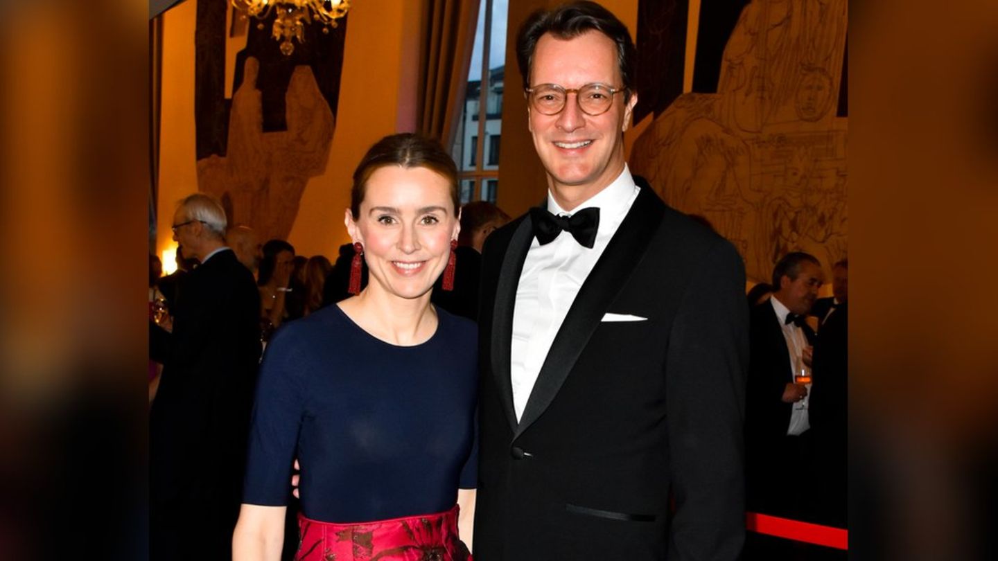 Katharina und Hendrik Wüst sind seit 2019 verheiratet und haben zwei Töchter.