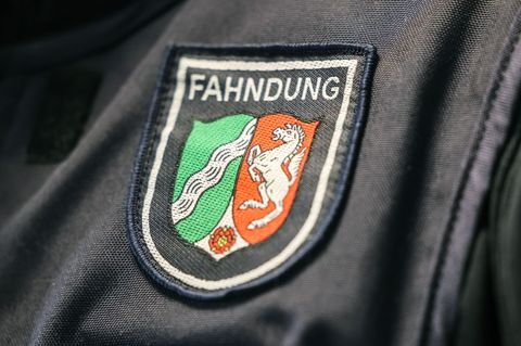 Steuerfahnder gehen gegen Briefkastenfirmen in Steueroasen vor (Symbolbild) Foto: Oliver Berg/dpa