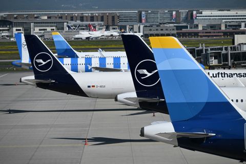Lufthansa-Flugzeuge am Flughafen Frankfurt
