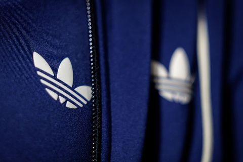 Trotz einer komplizierten Weltlage hat der Sportartikelkonzern Adidas eines der besten Quartale der Firmengeschichte hingelegt (