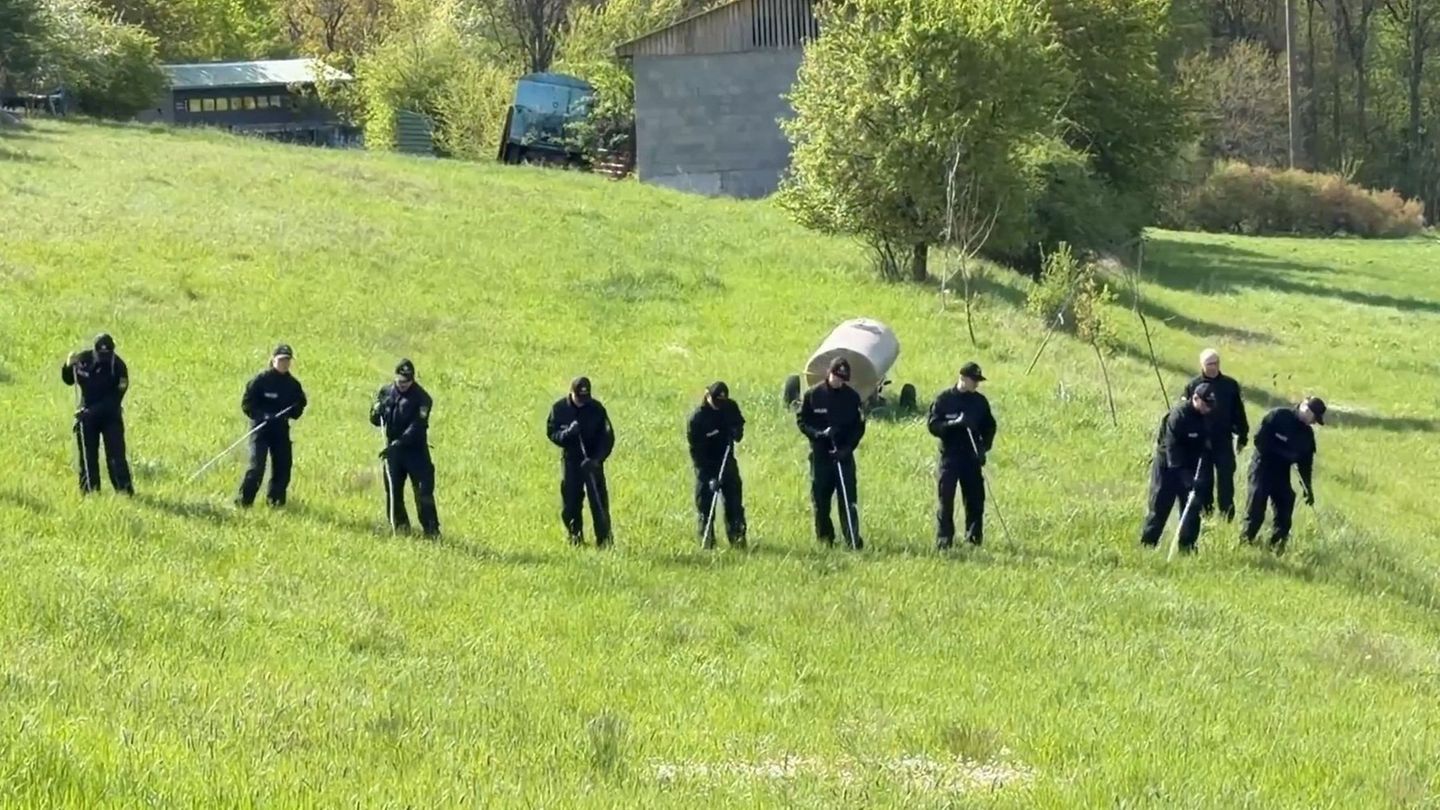 Die Polizisten suchen einen 18-Jährigen - und vermuten ein Gewaltverbrechen. (Archivbild) Foto: Michaela Johannsen/dpa