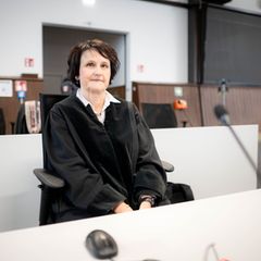 Die Staatsanwaltschaft fordert 15 Jahre Haft für Daniela Klette. Foto: Sina Schuldt/dpa
