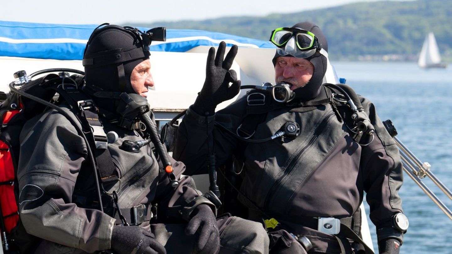 Drehstart zu "WaPo Bodensee: Unter Druck" in Spielfilmlänge: Paul Schott (Tim Wilde) und Robert Marquardt (Peter Trabner, r.)