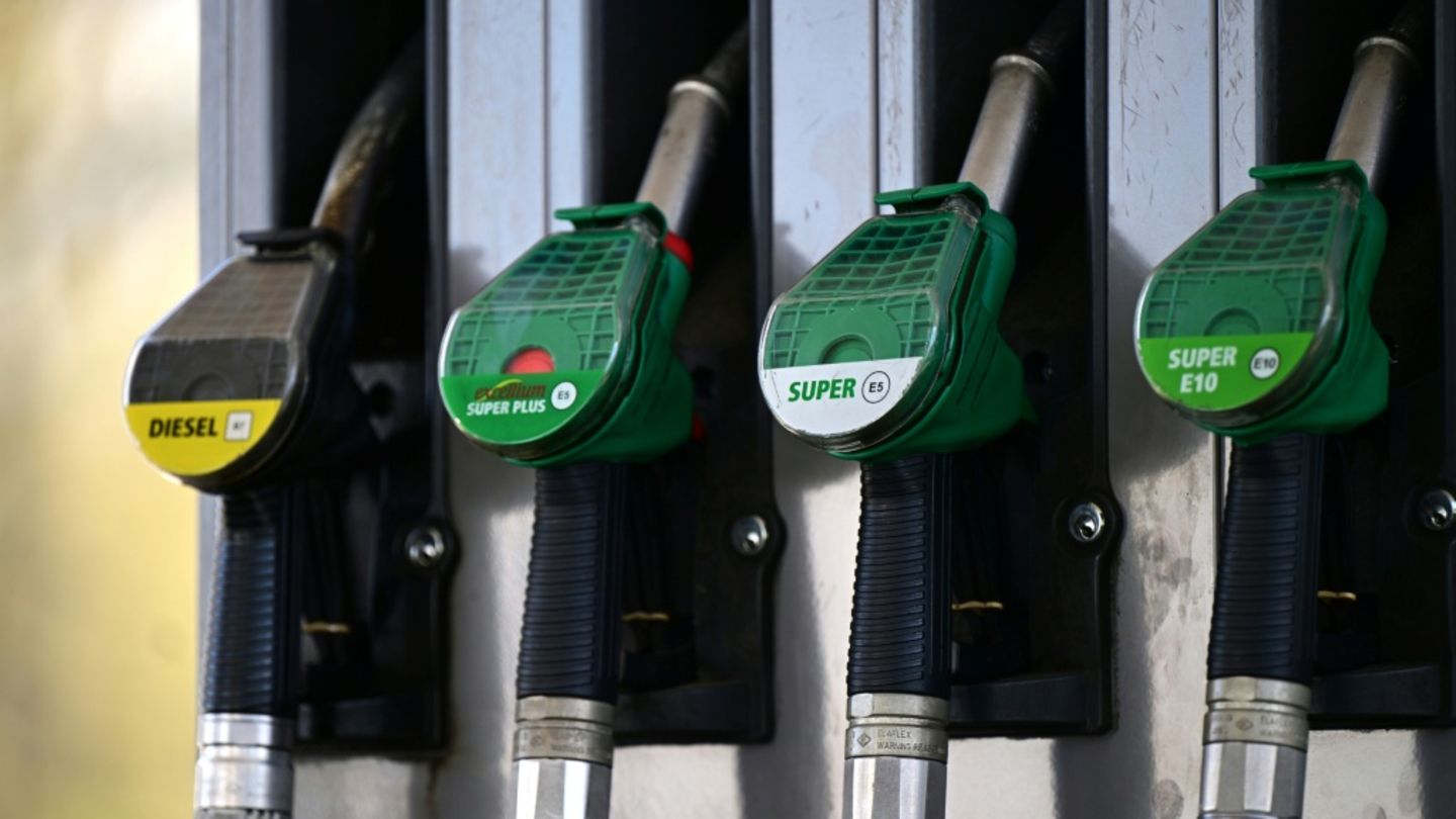 Zapfsäule an Autobahntankstelle bei Münster