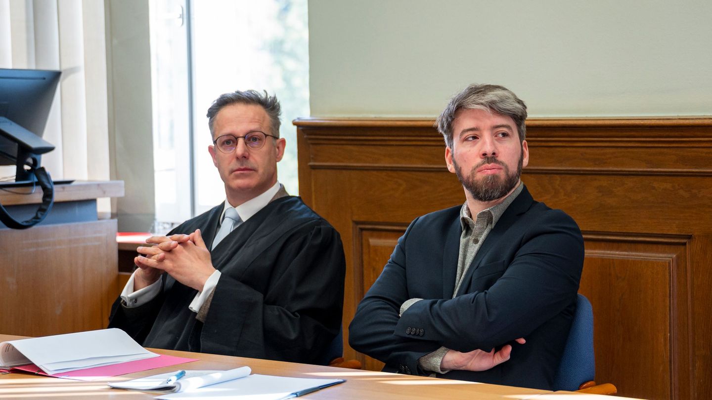 Der 38-Jährige sagte, er habe mit seinem friedlichen Protest ein Zeichen gegen den gesetzlich beschlossenen Atomausstieg setzen