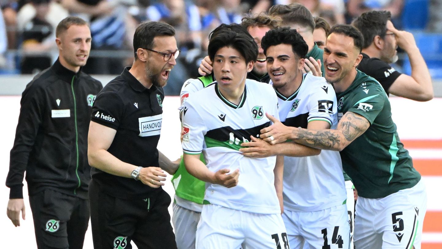 Hannover 96 will auch gegen Preußen Münster jubeln. (Archivfoto) Foto: Uli Deck/dpa