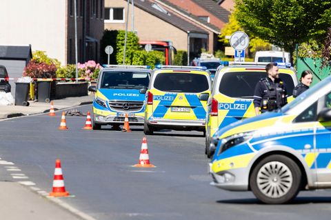 Polizei schießt auf Bewaffneten in Kaarst. Foto: Jan Ohmen/dpa