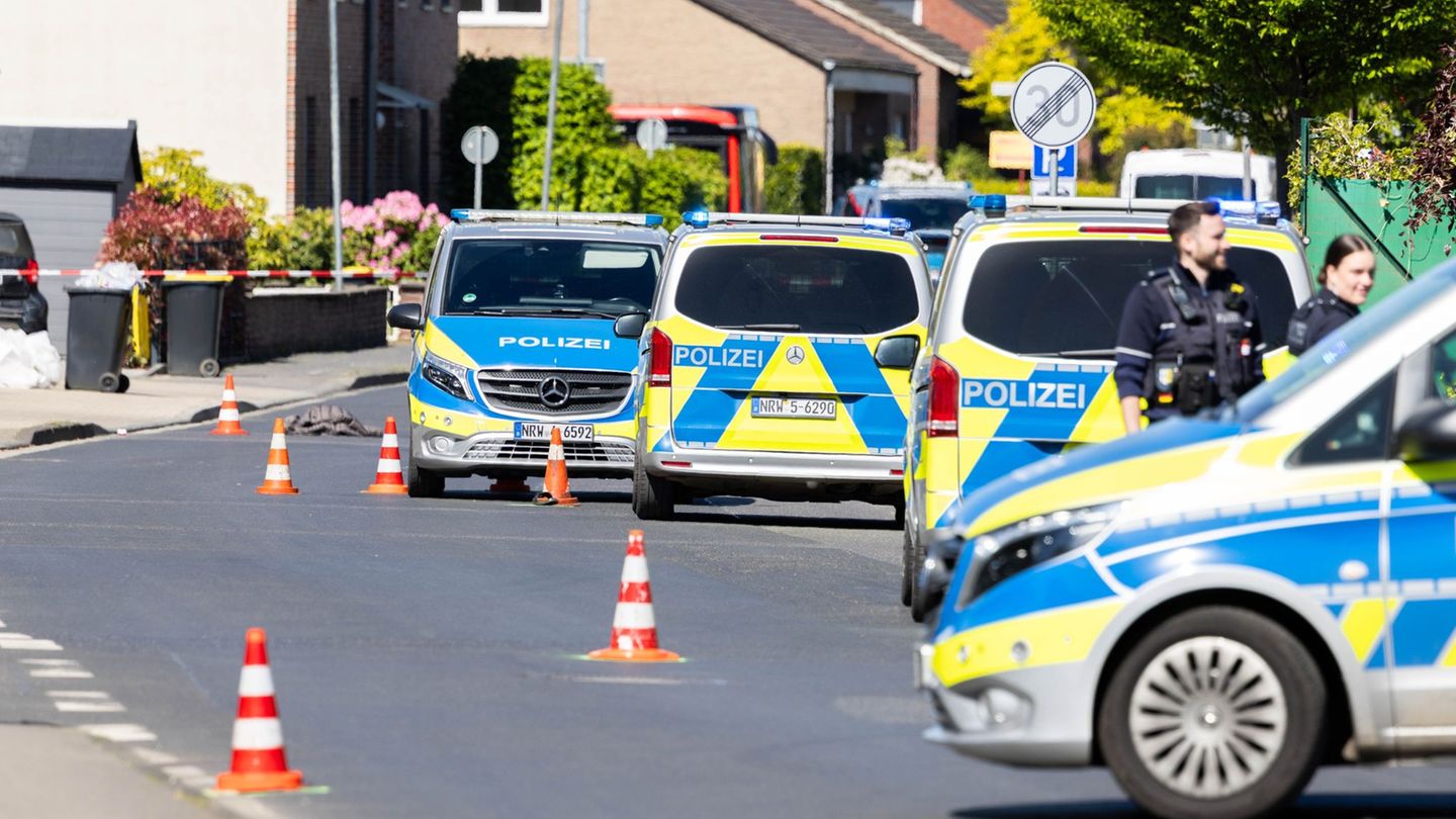 Polizei schießt auf Bewaffneten in Kaarst. Foto: Jan Ohmen/dpa