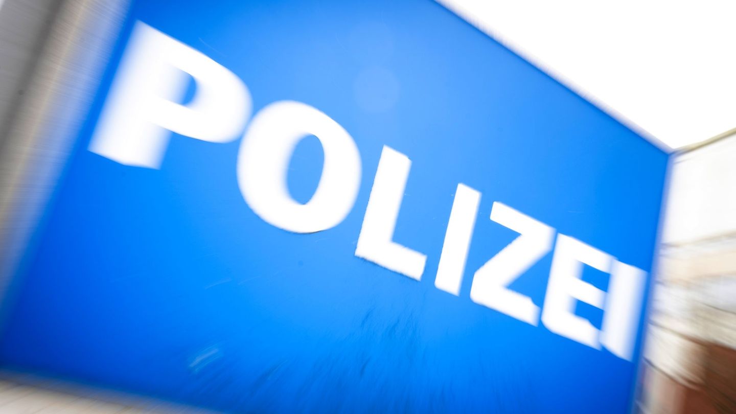 Die Polizei warnt vor unseriösen Anlageanbietern im Internet. (Symbolbild) Foto: Philip Dulian/dpa