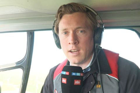 Reporter berichtet aus Helikopter über Fehmarn: „Ein Wal in einer Badewanne“