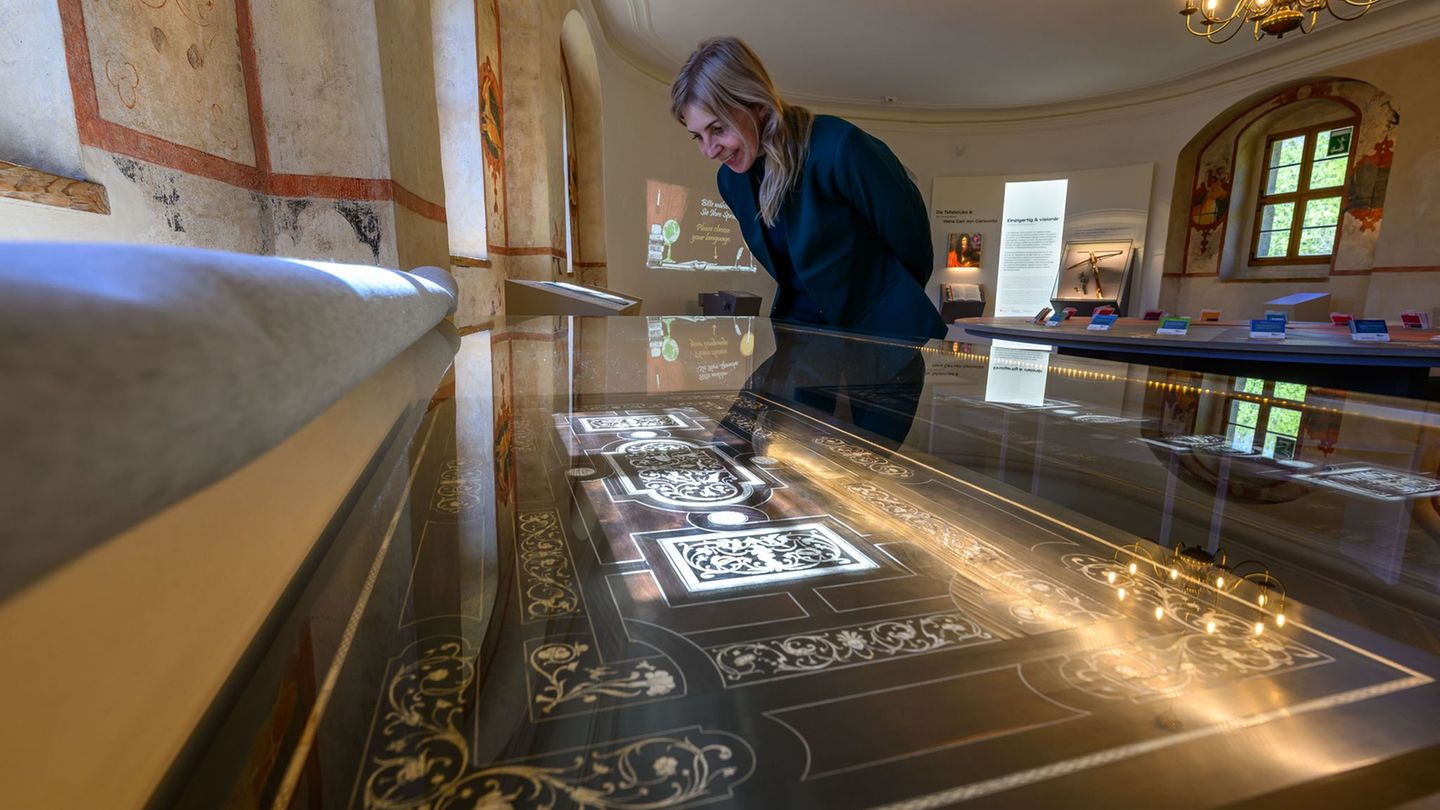 Die neue Dauerausstellung in der Burg Rabenstein in Chemnitz wird am 1. Mai eröffnet. Foto: Hendrik Schmidt/dpa